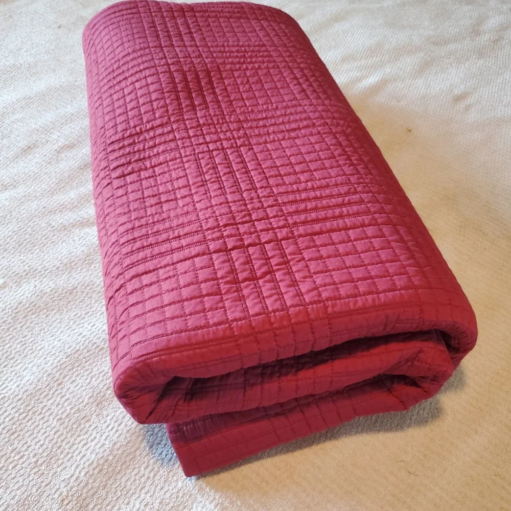 Queen Cotton Sateen Quilted Bed Cover Burgundy Red Geometric Grid Bedspread